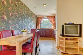 Гостиница Spacious Villa with Large Hall  Молетай